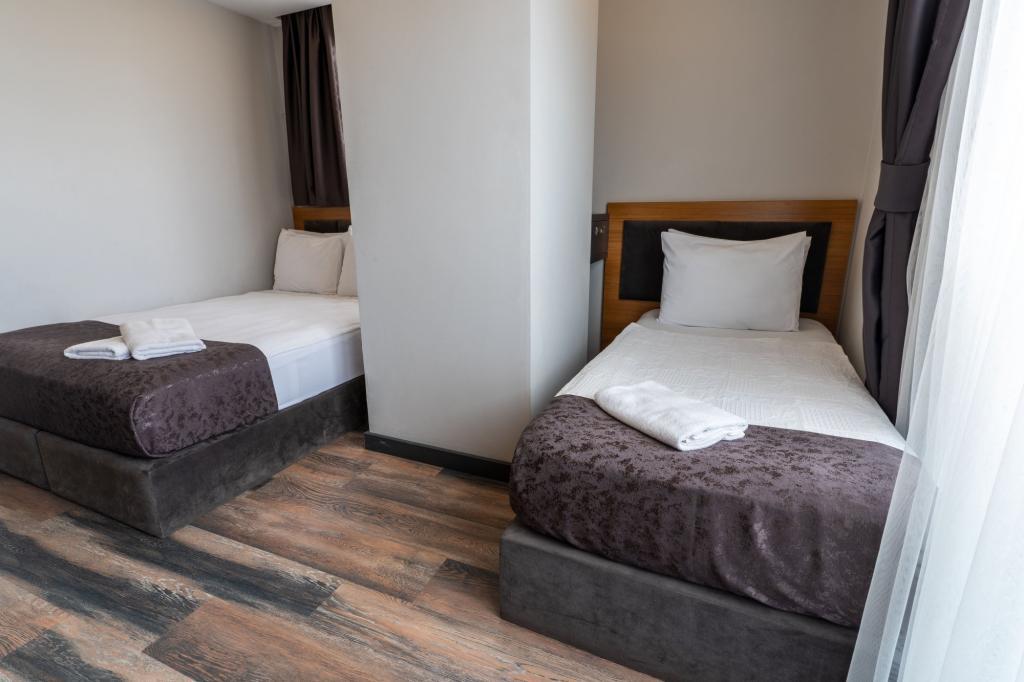 Emay Otel — 4