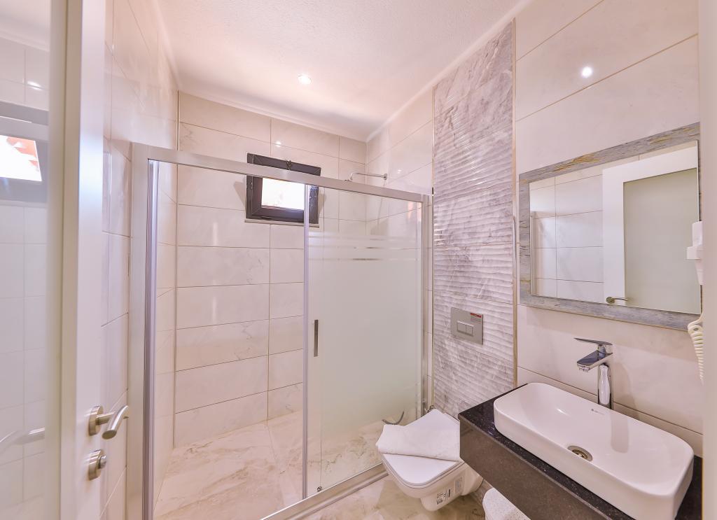 Hamarat Otel (+15) — 6