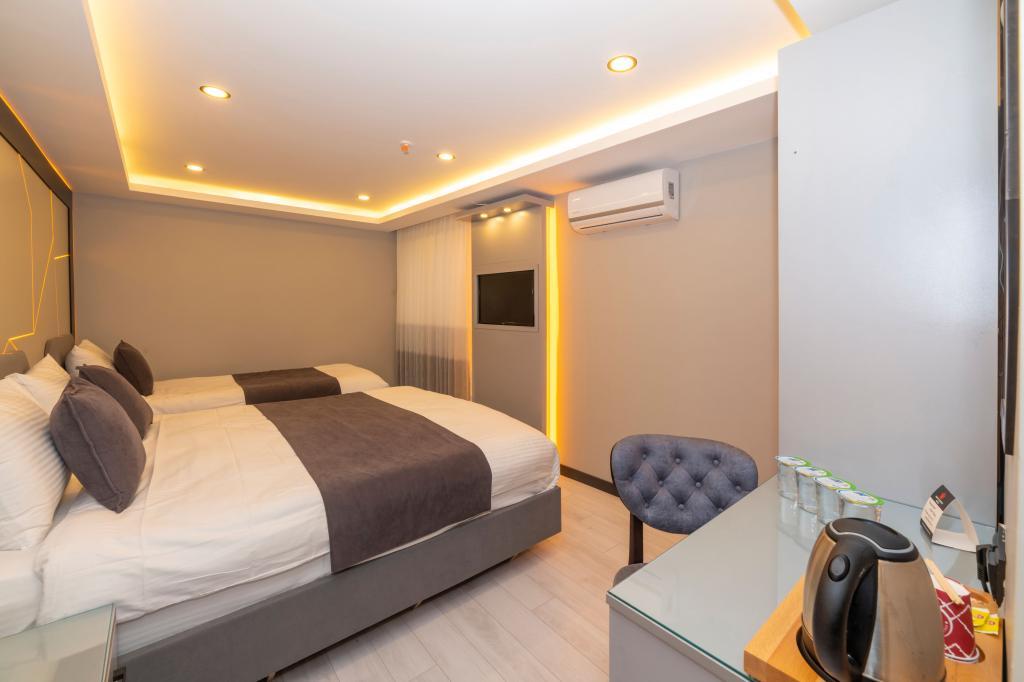 White Corner Hotel — 4