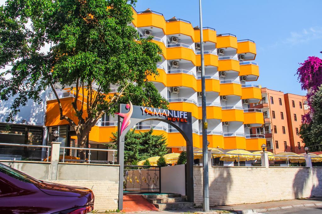 Yaman Life Hotel — 1