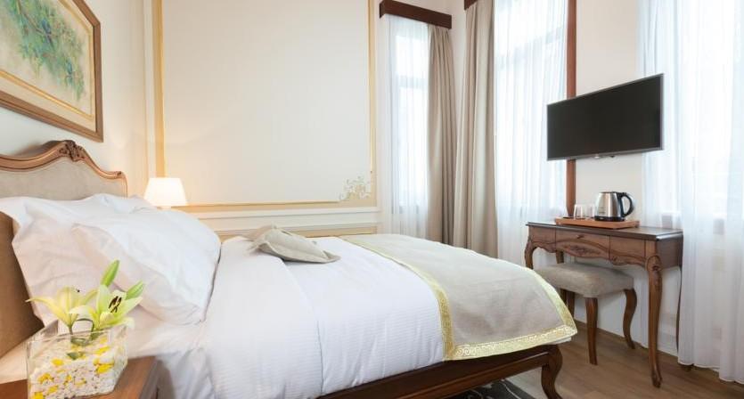 Hotel Pera Parma — 5