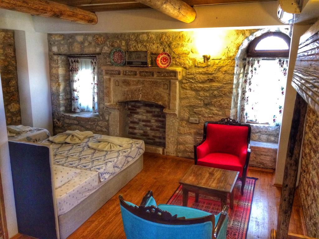 Parmis Boutique House — 9