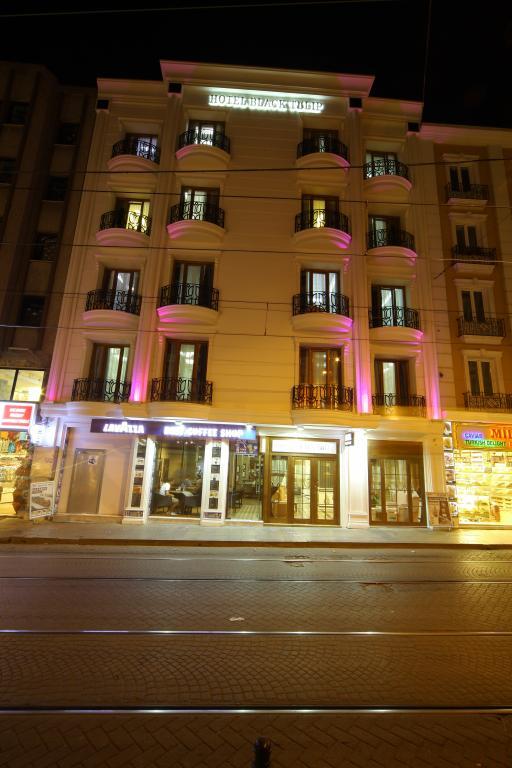 Hotel Black Pearl — 1