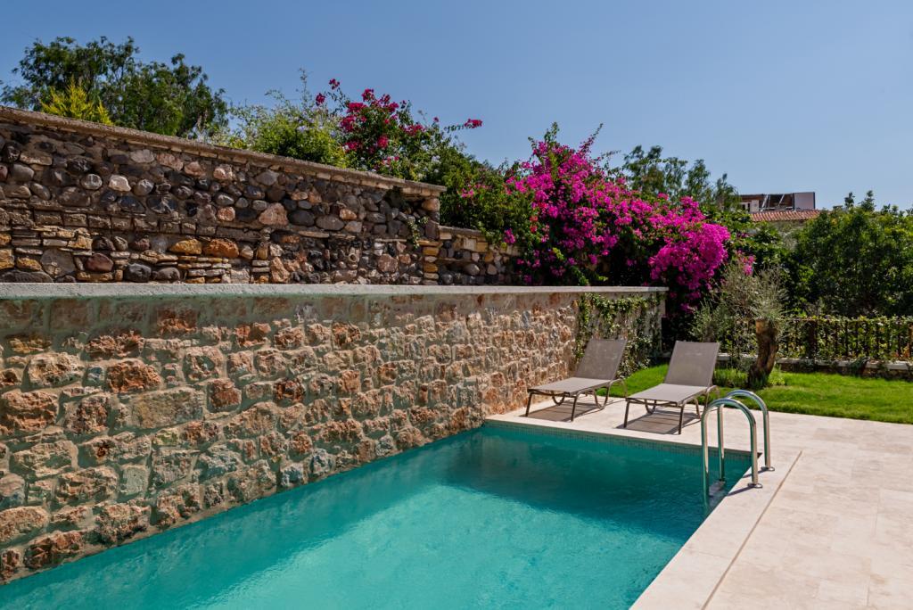 Atrium Taş Otel Çeşme