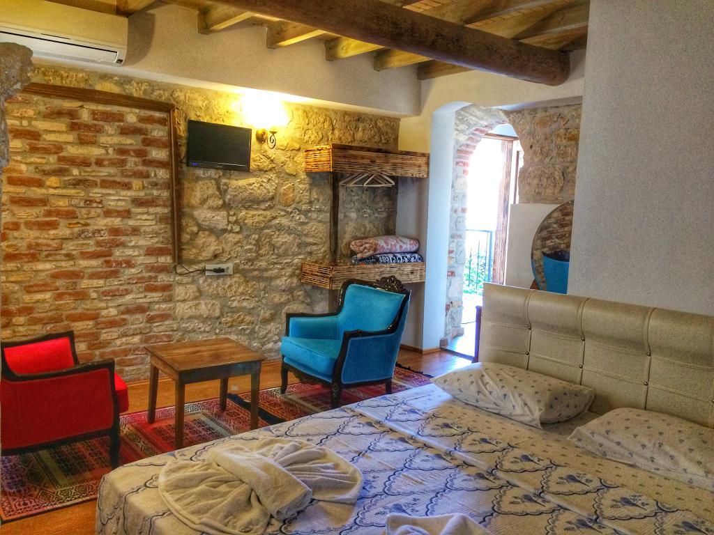 Parmis Boutique House — 10