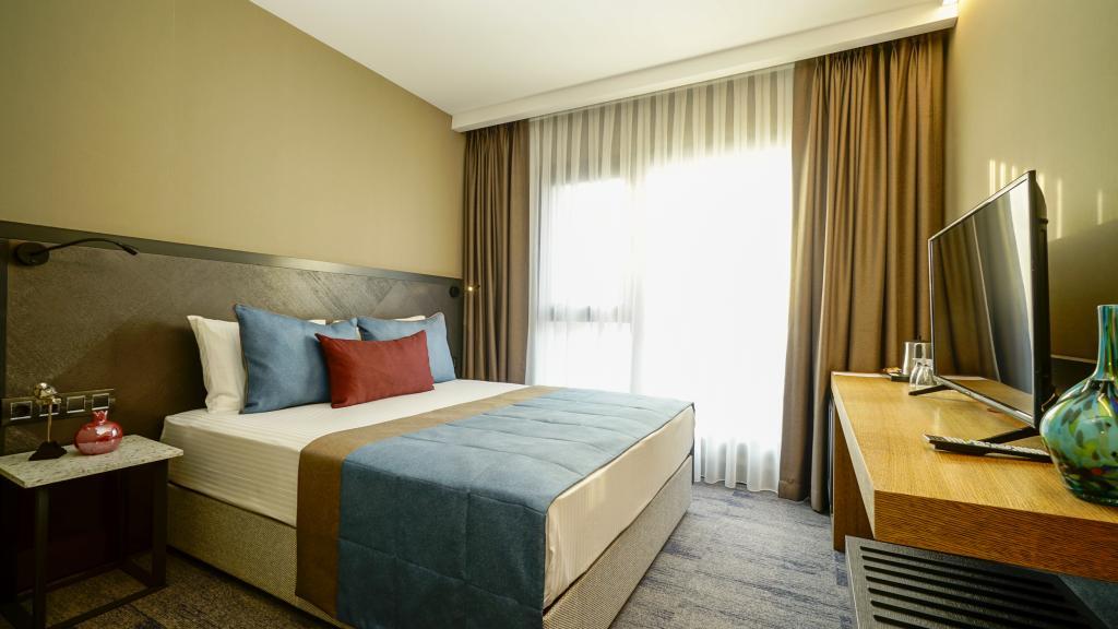 Rudis Otel — 6