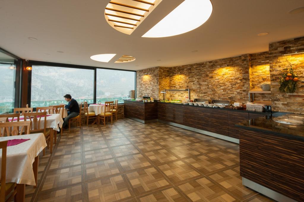 Armin Otel — 10