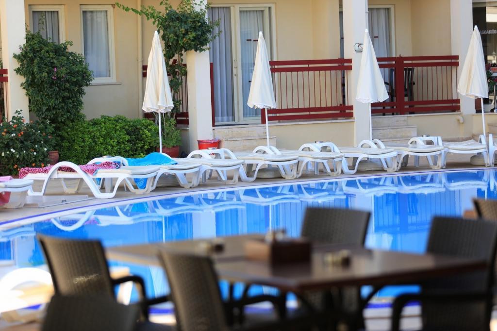 Club Amaris — 10