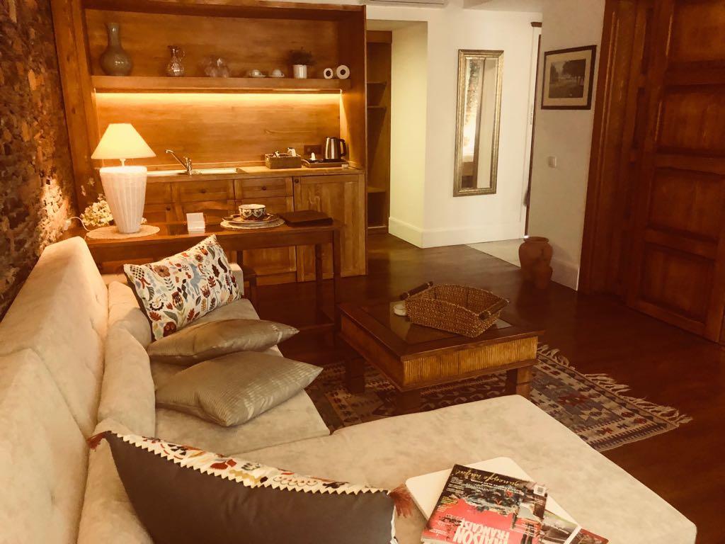 El Vino Hotel & Suites — 6
