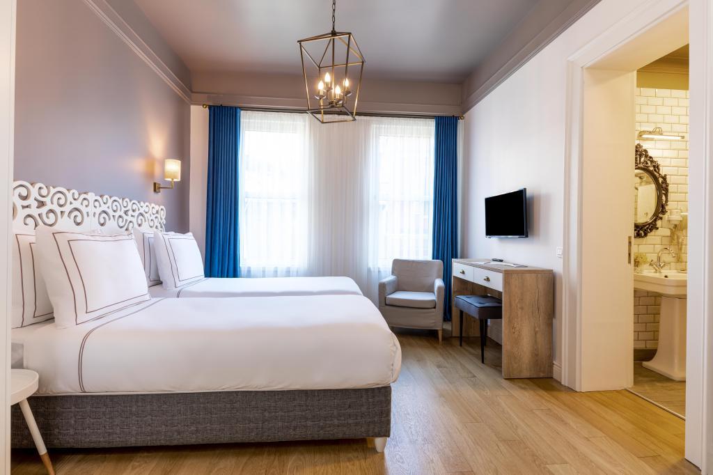 Petros Hotel — 4