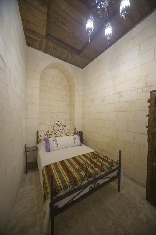 Hayatlı Konak — 3