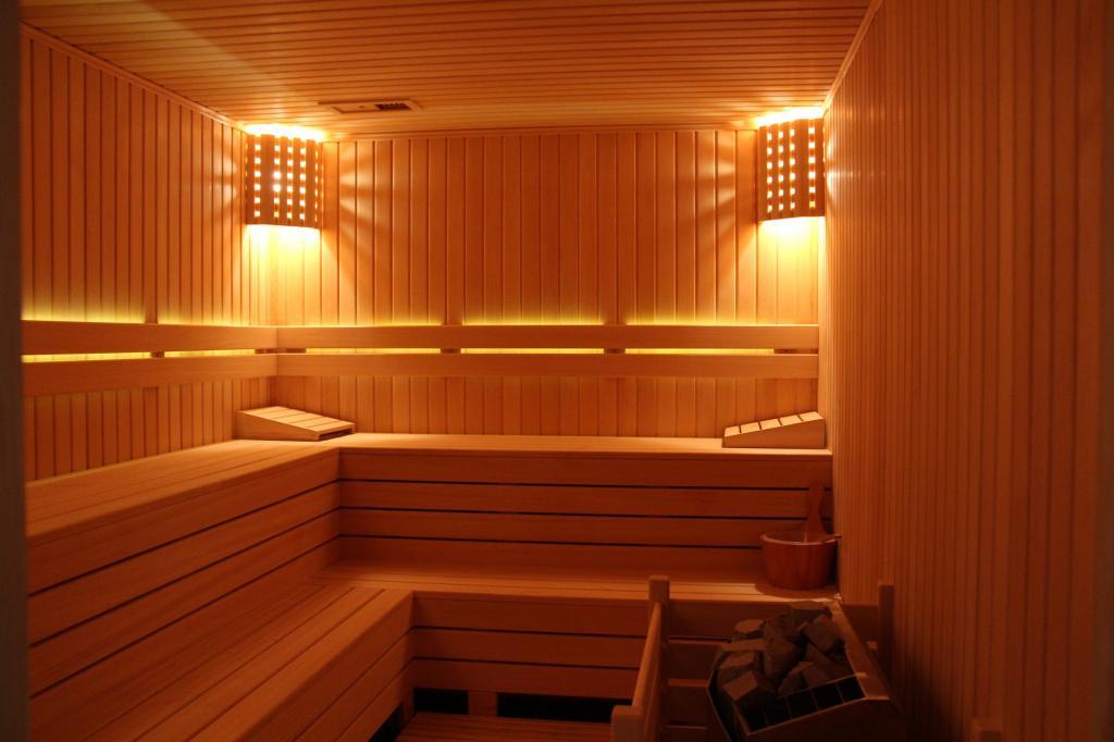 Edis Premier Hotel — 4
