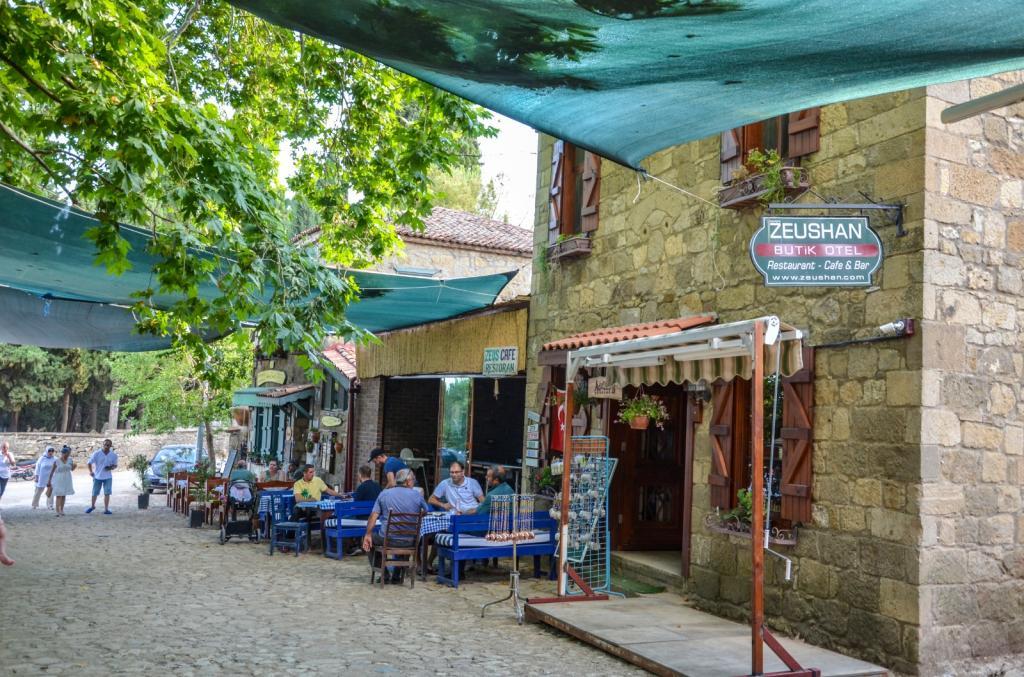 Zeushan Otel