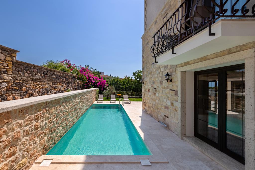 Atrium Taş Otel Çeşme — 7