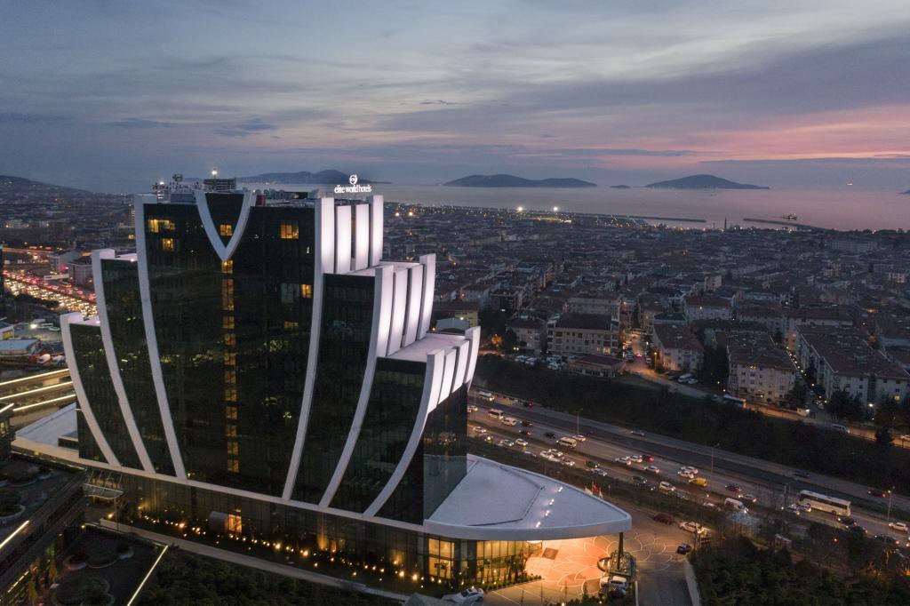 Elite World Grand İstanbul Küçükyalı Hotel — 1