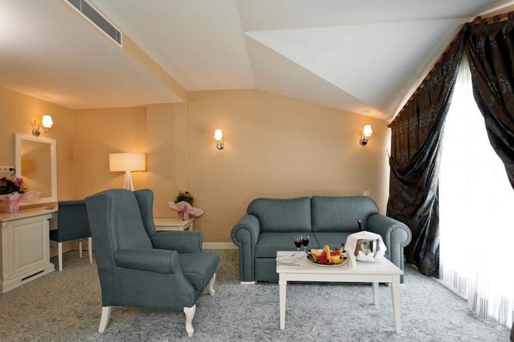 Mercia Hotels & Resorts — 4