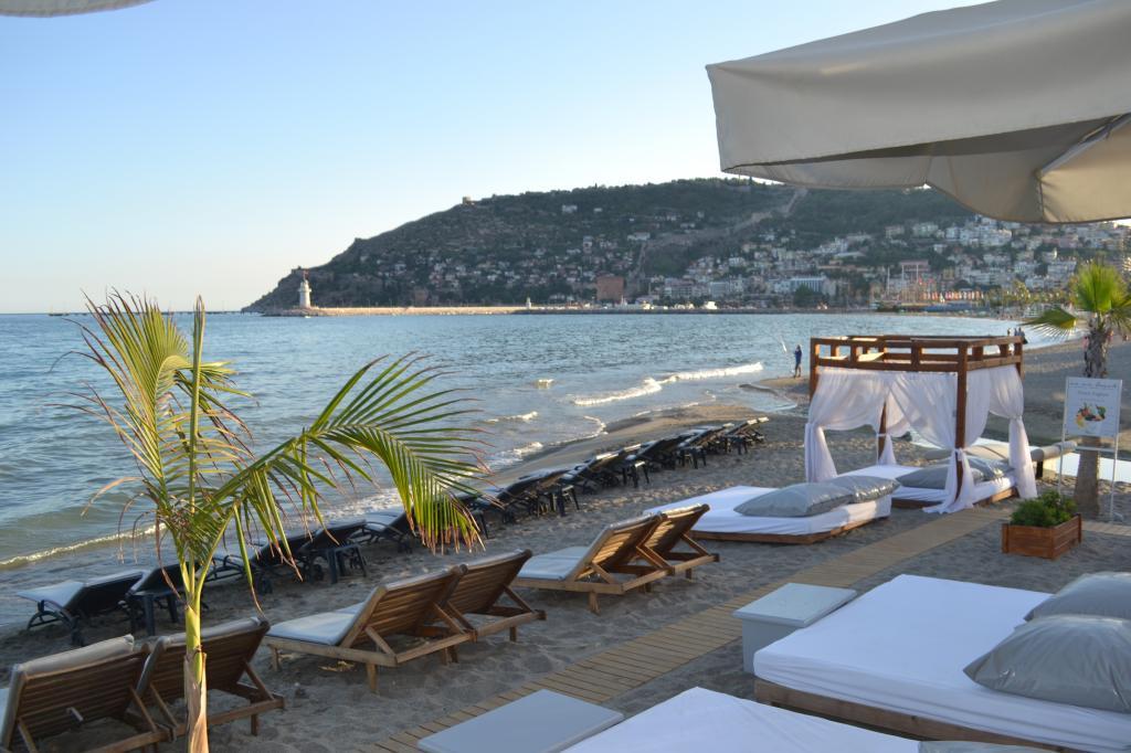 Sun Hotel By En Vie Beach +16 — 8