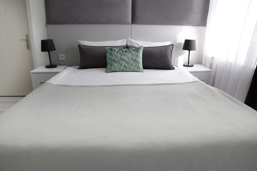 Bayer Hotel — 3