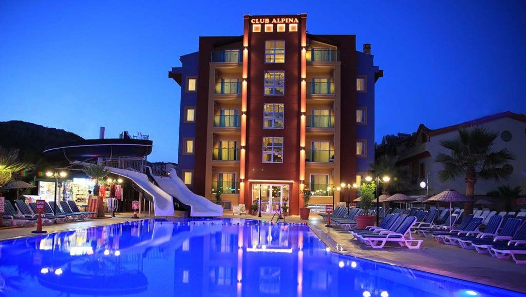 Club Alpina Hotel — 4
