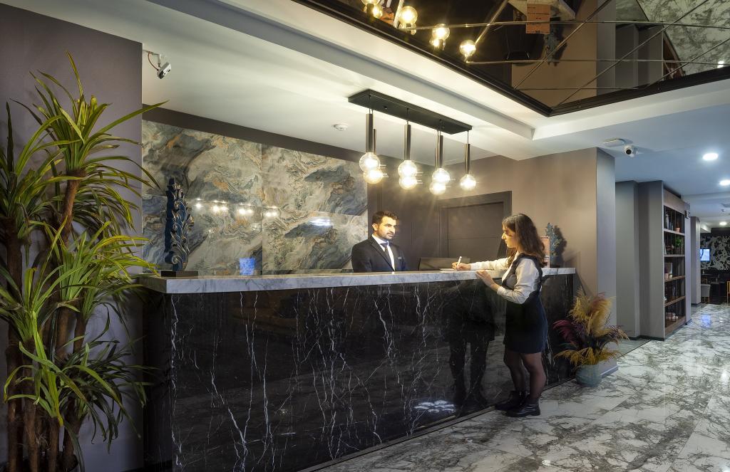 Bossuite Hotel Business — 7