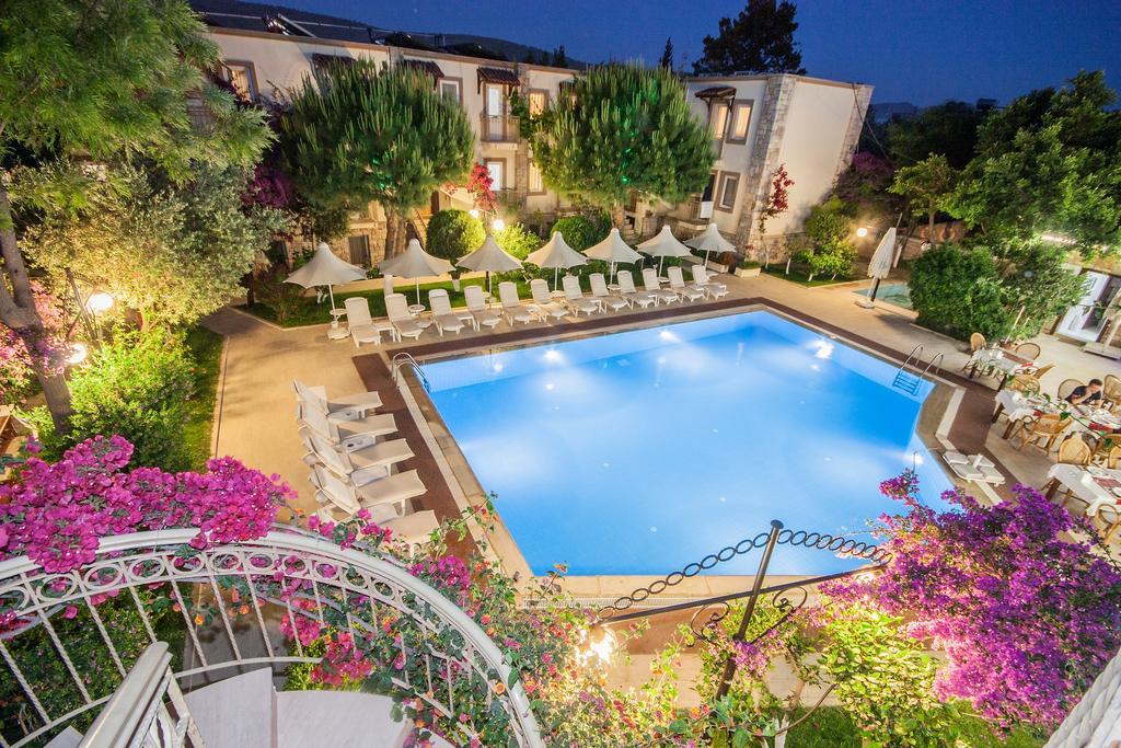 Moonshine Hotel & Suites — 9