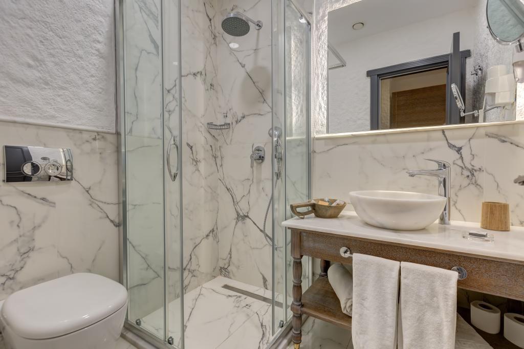 Alachi Hotel — 10