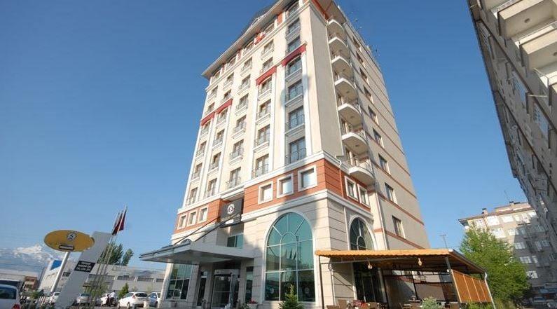 Serace Hotel — 1