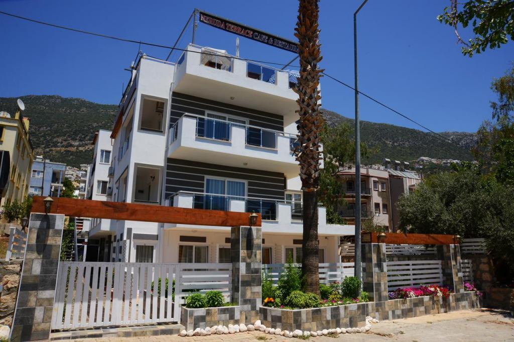 Neruda Hotel — 10