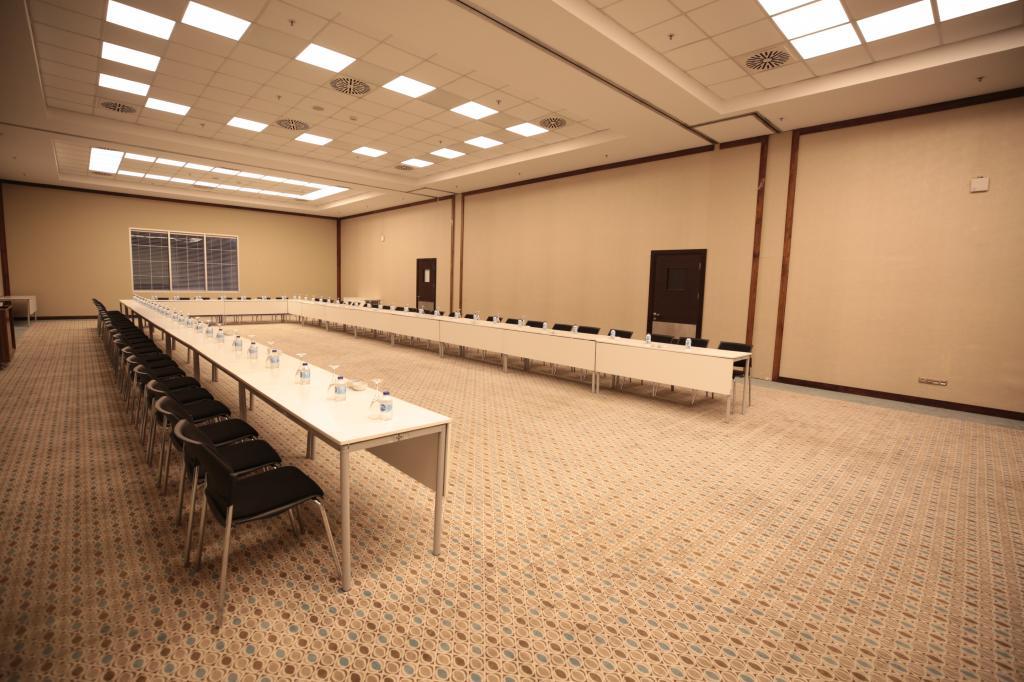 WOW Airport Hotel — 8