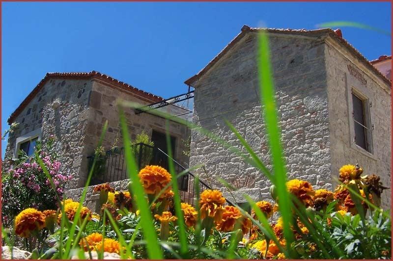 Foça Antik Otel — 8