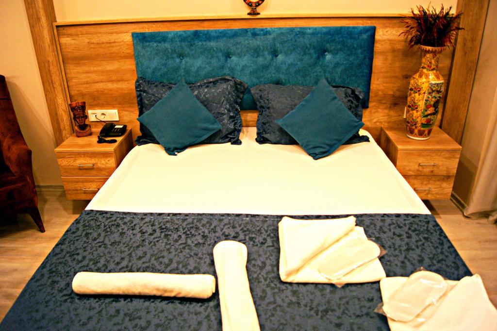 Destinia Pera Suites — 6