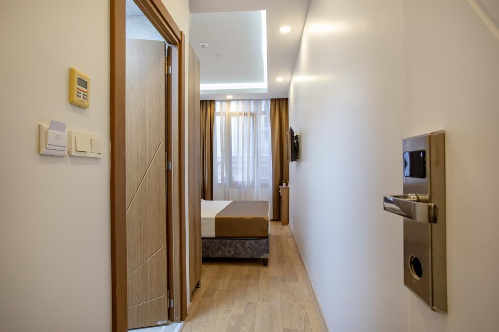 West Palace Hotel — 9