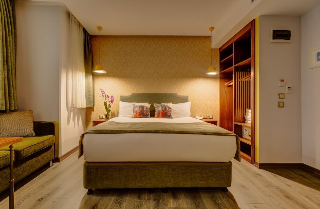 Sometimes Hotel — 3
