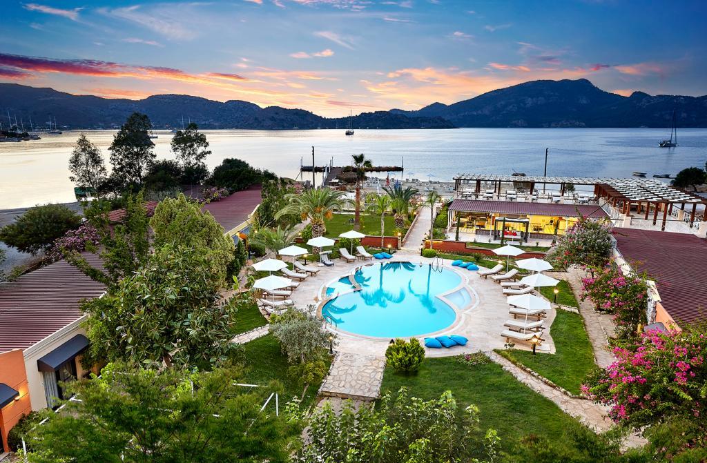 Fi Light Solto Boutique Beach — 1