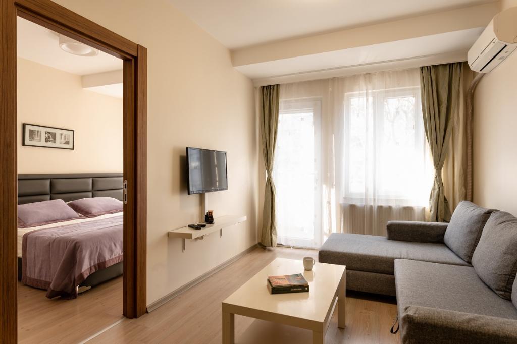 A Hotels & Suite — 3