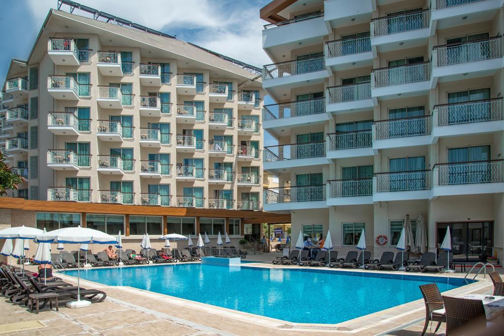 Riviera Hotel & Spa — 4