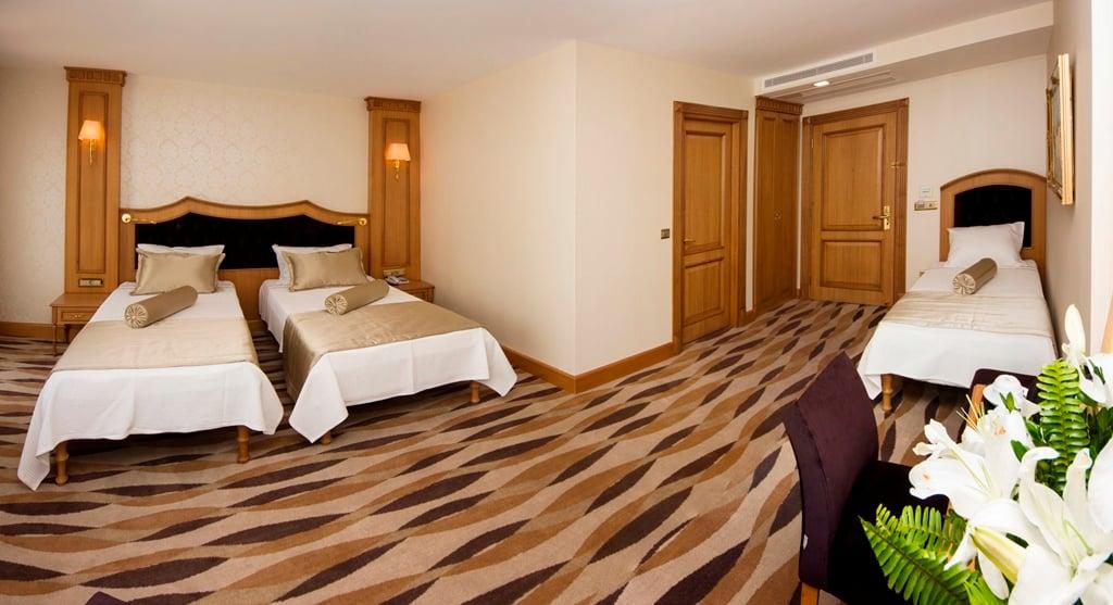 Aprilis Hotel — 3
