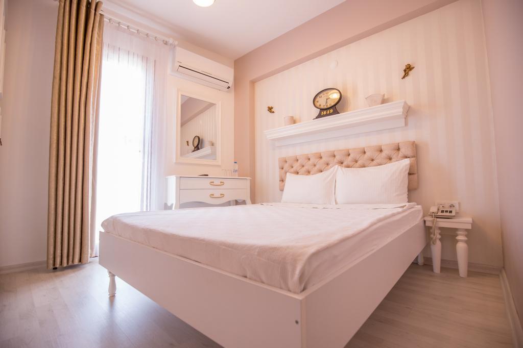 Menendi Otel — 4