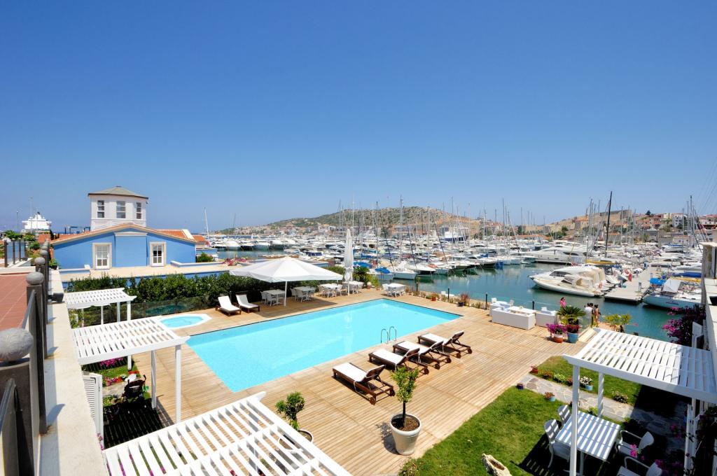 Çeşme Marina Konuk Evi — 2