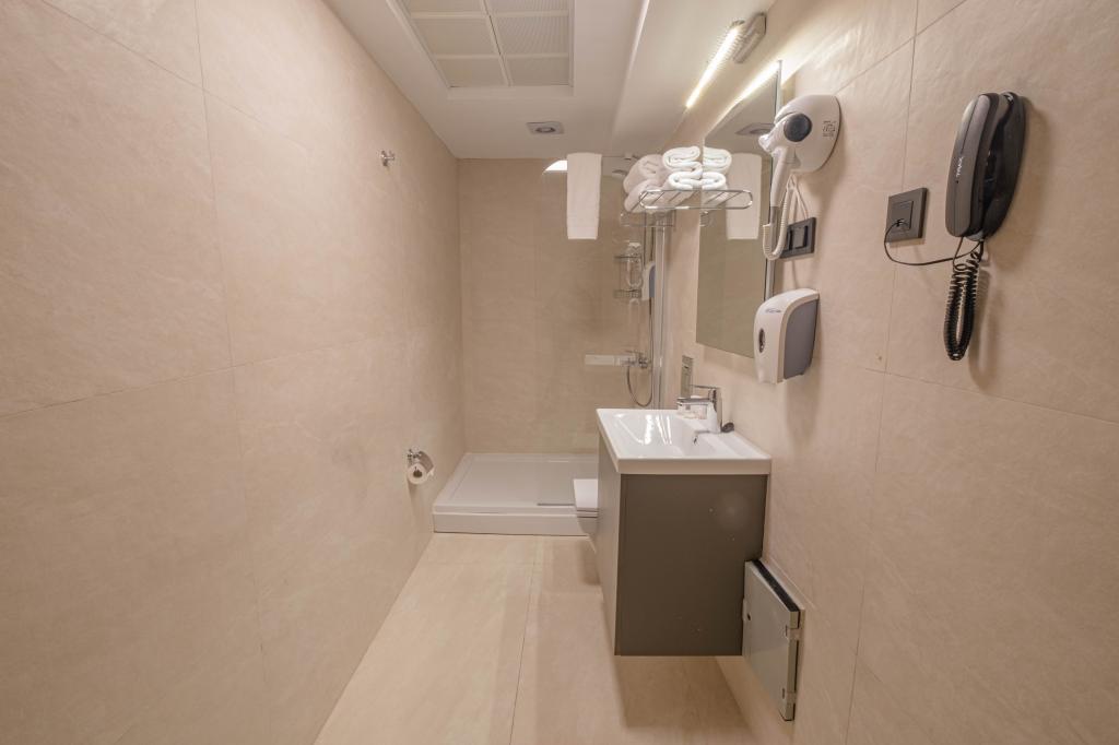 Methis Hotel Karşıyaka — 3