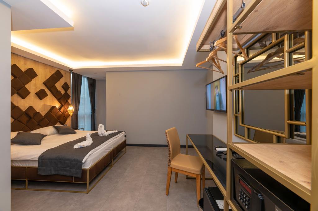 Fly and Stay Airport Hotel — 3
