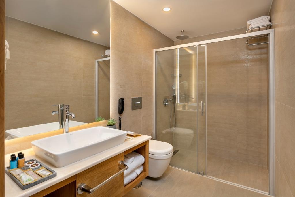Pukka Hotel — 3