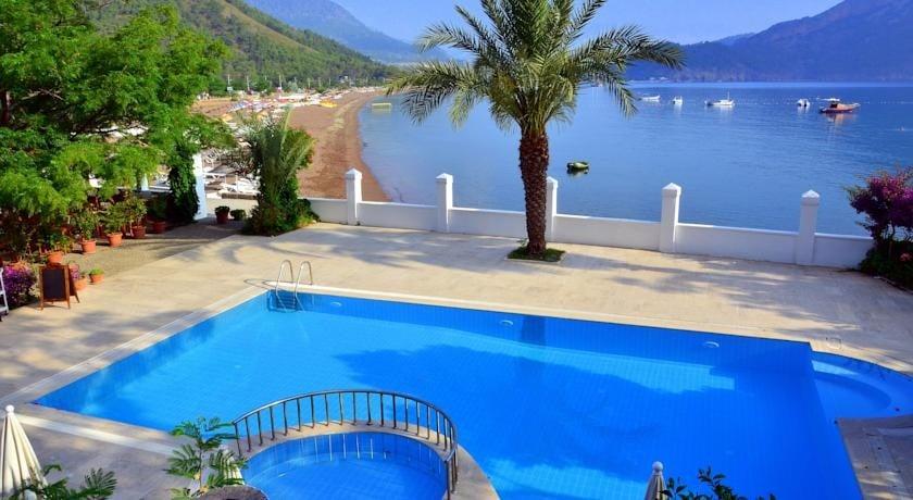 Ford Hotel Adrasan — 2