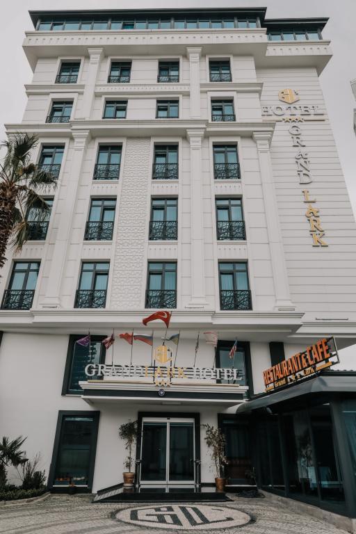 Grand Lark Otel
