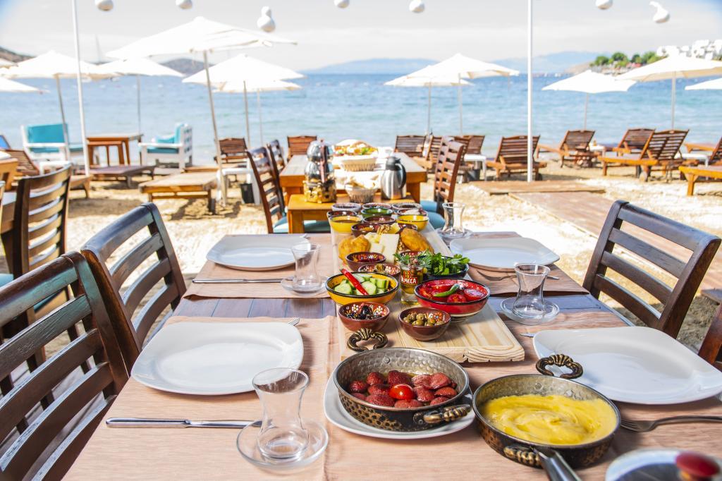 Blue Bay Beach Hotel — 4
