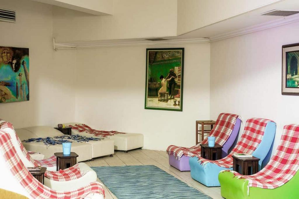 Larissa Inn Hotel — 8