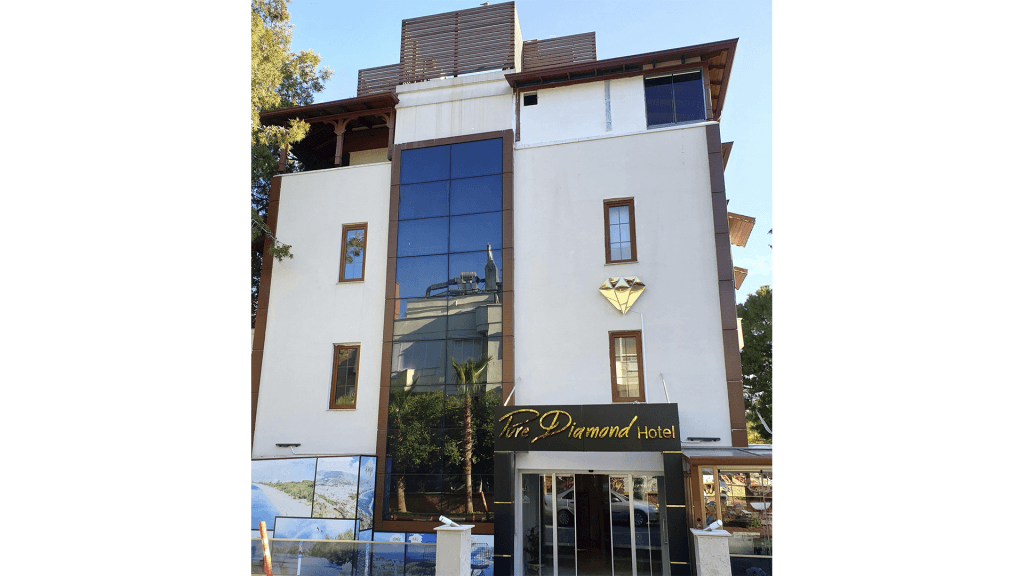Pure Diamond Hotel — 2