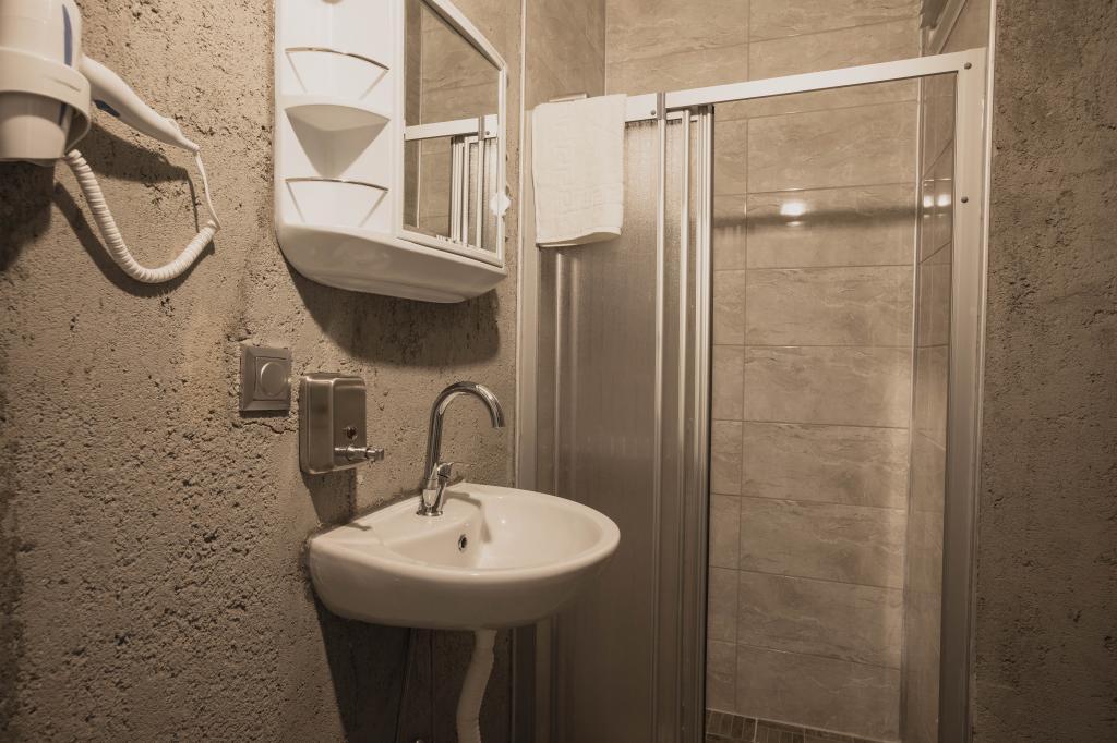 Edrin Hotel — 7