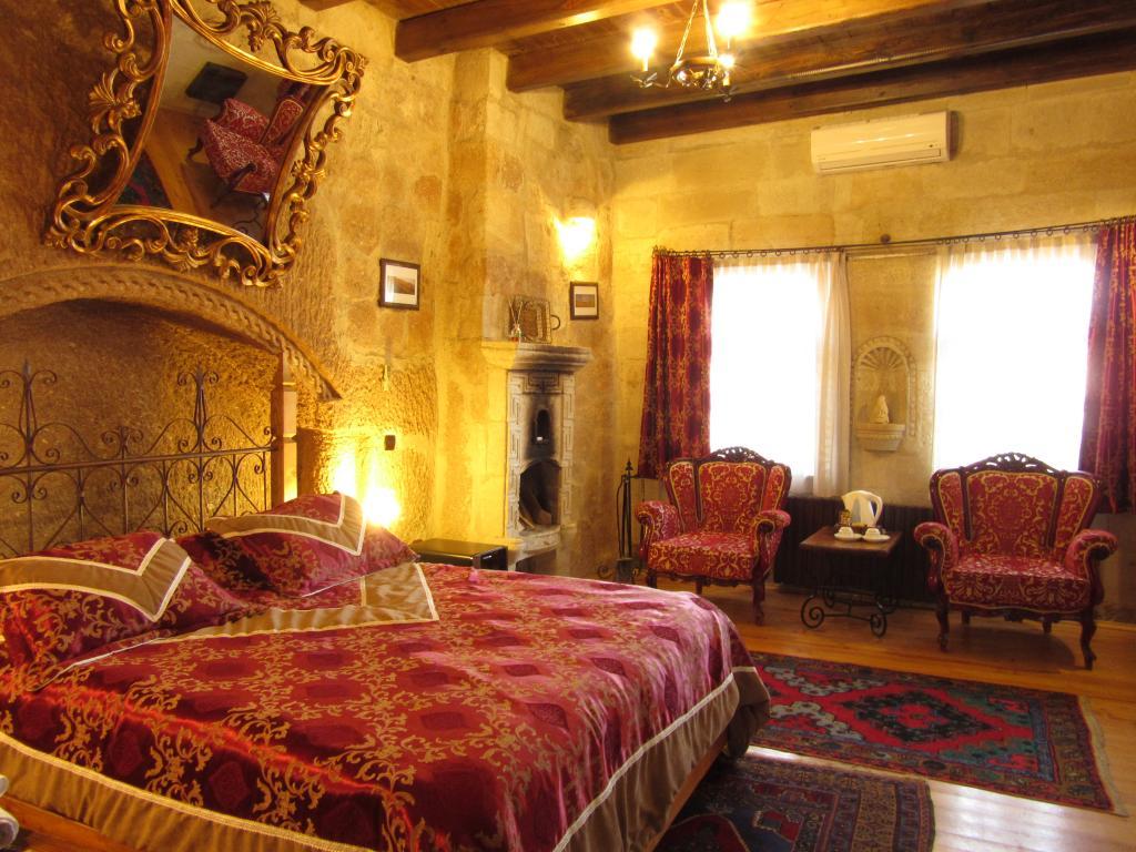 Travellers Cave Hotel — 9