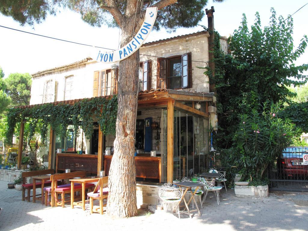 İyon Pansiyon Foça